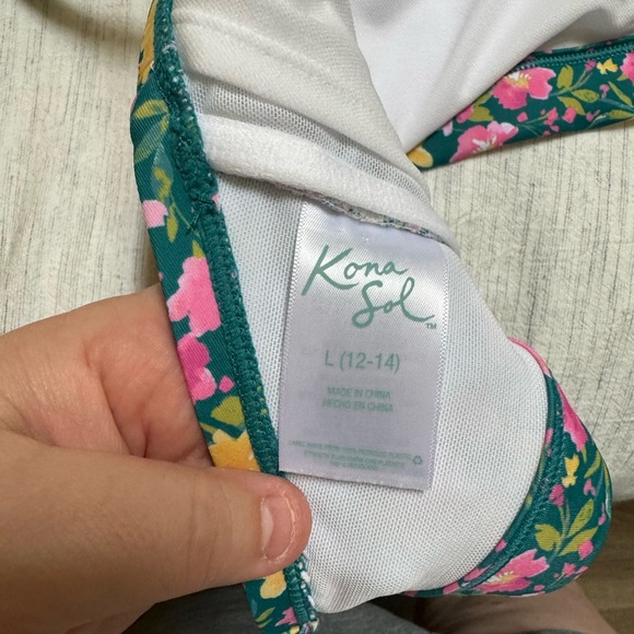 Kona Sol Bikini Top - Picture 11 of 14